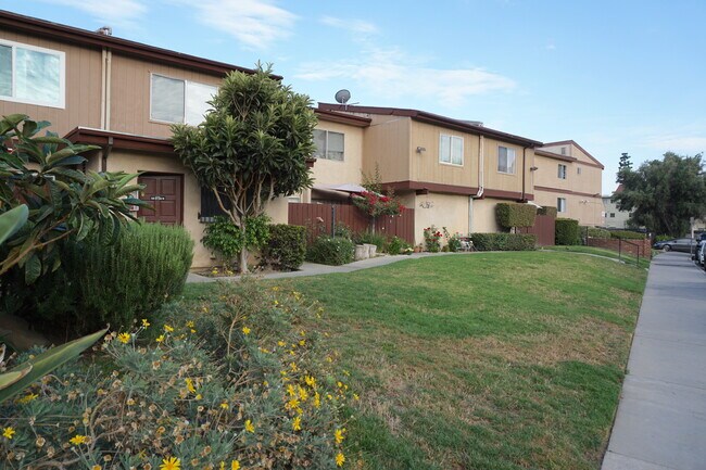 Foto del edificio - 7300 Lennox Ave