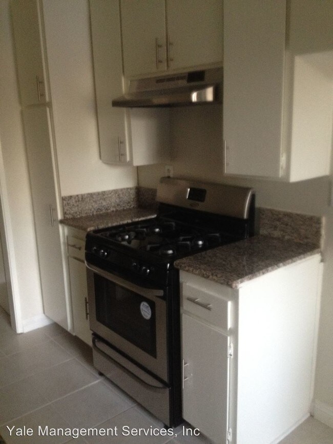 Foto del edificio - 6750 Cedros Ave