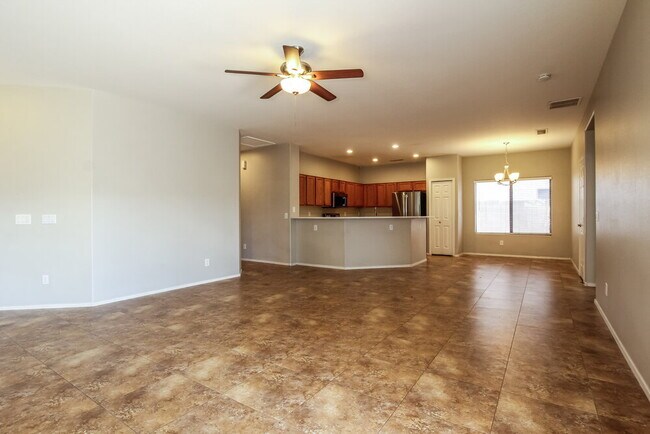 Building Photo - 505 W Del Rio Ln
