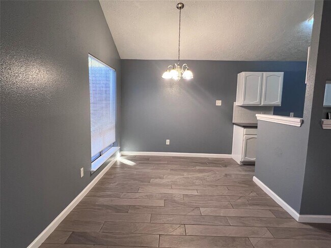 Building Photo - 5851 Cinnamon Creek Cir