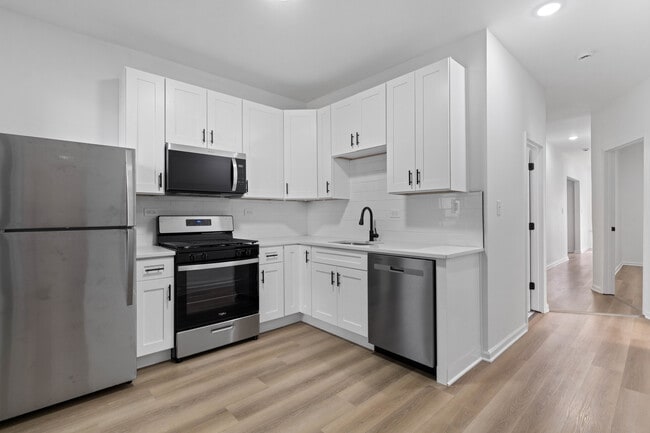 Foto del edificio - 6816 S Champlain Ave