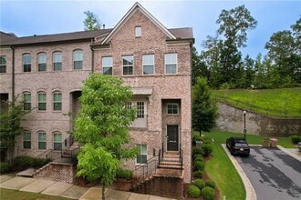 Building Photo - 3634 Via Nuova Ln