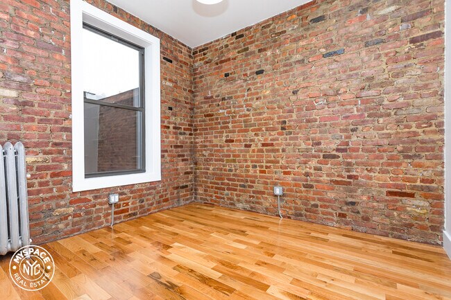 Foto del edificio - 722 Jefferson Ave