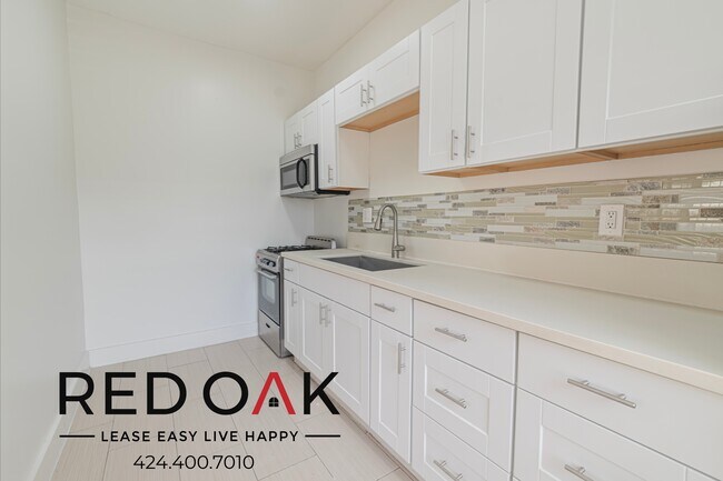 Foto del edificio - 2933 W 8th St