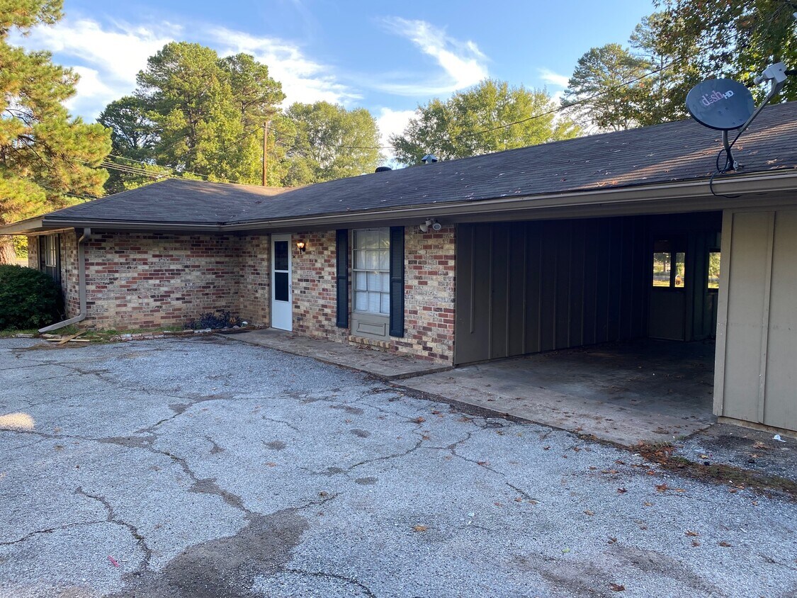 2000 W Pinecrest Dr Unit A, Marshall, TX 75670 2000 W Pinecrest Dr Marshall, TX