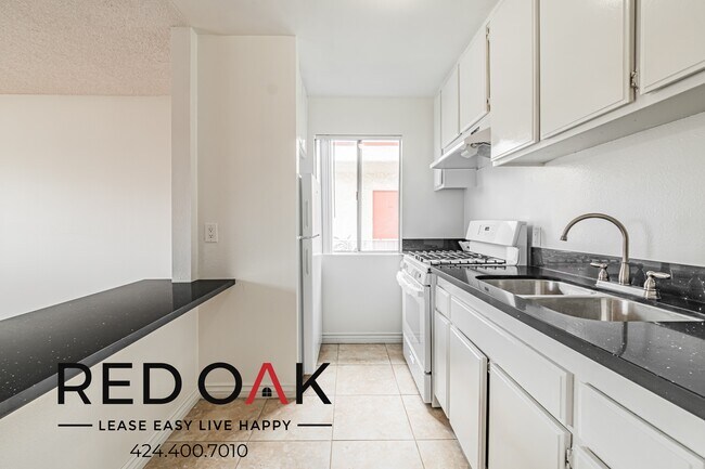 Foto del edificio - 6255 Beck Ave