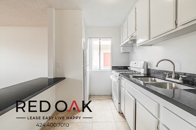 Foto del edificio - 6255 Beck Ave