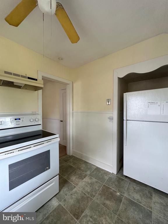Foto del edificio - 408 Glenburn Ave