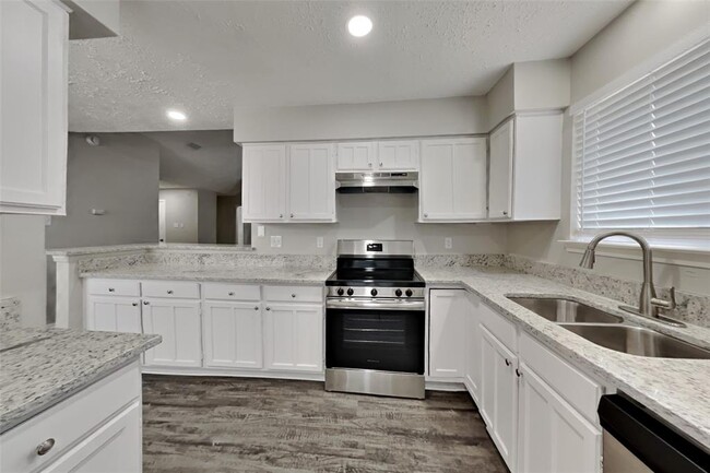 Foto del edificio - 7426 Boysenberry Ln