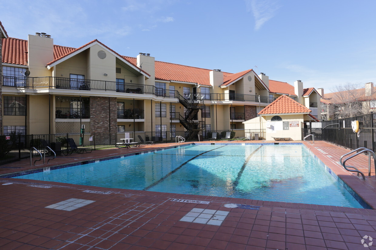 Primary Photo - Regal Villas