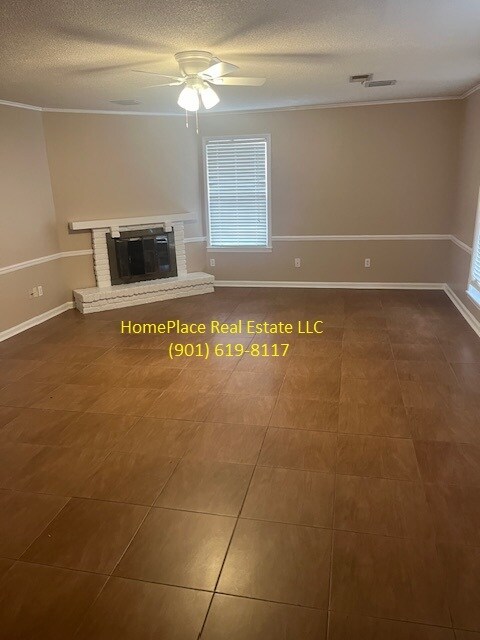 Building Photo - 4006 Oak Rd