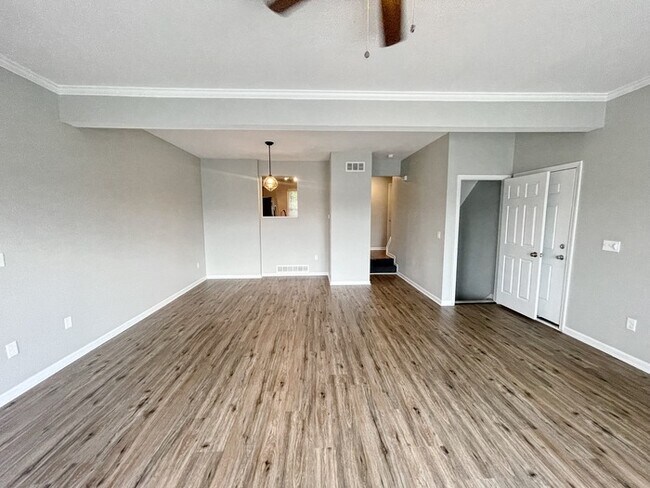 Building Photo - 3 Bedroom Town Home in Covington, KY!