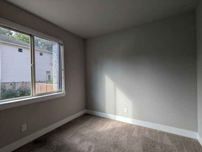 Building Photo - 5 br, 3 bath House - 7406 NE 202nd Pl