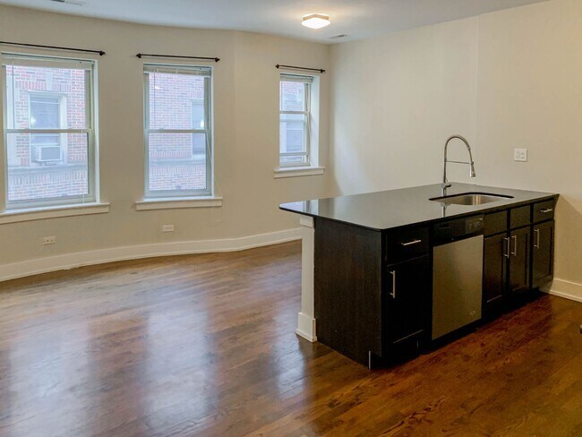 Foto del edificio - 5058 N Winchester Ave