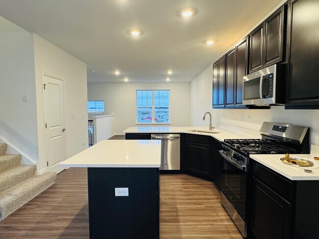 Building Photo - 25660 W Yorkshire Dr