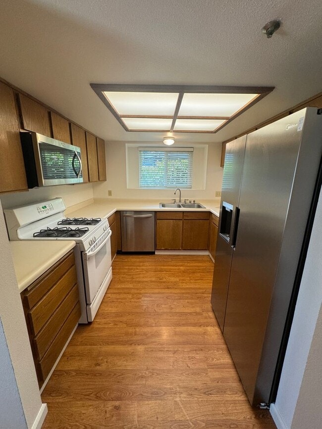 Foto del edificio - 2 Bedroom Condo with Garage in Parkside Condominiums by Meadow Park