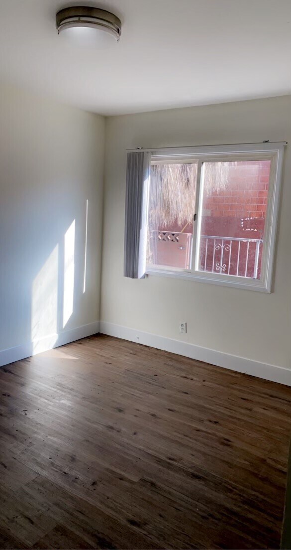 ONE BEDROOM - 4427 W 137th Pl