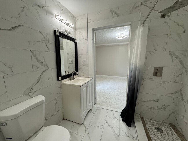 Foto del edificio - Must See Spacious 2 Bedroom 2.5 Bath Home ...