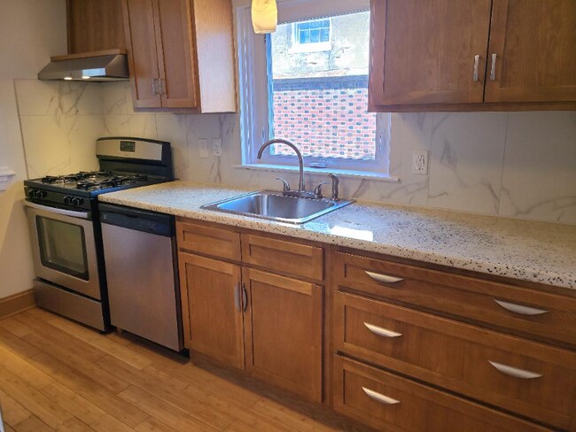 Foto del edificio - 550 E Washington Ln