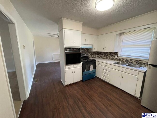 Building Photo - 3306 E Bennett Dr