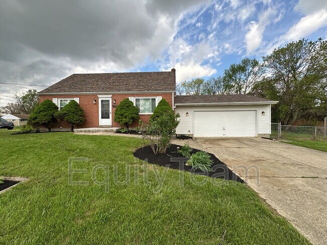 Building Photo - 556 Grandin Ave