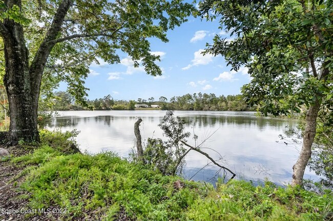 Foto del edificio - 4159 Hidden Lakes Dr