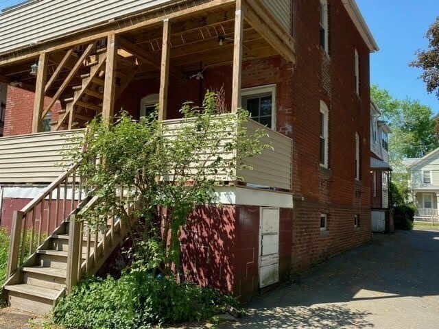 Building Photo - 54 Williams St