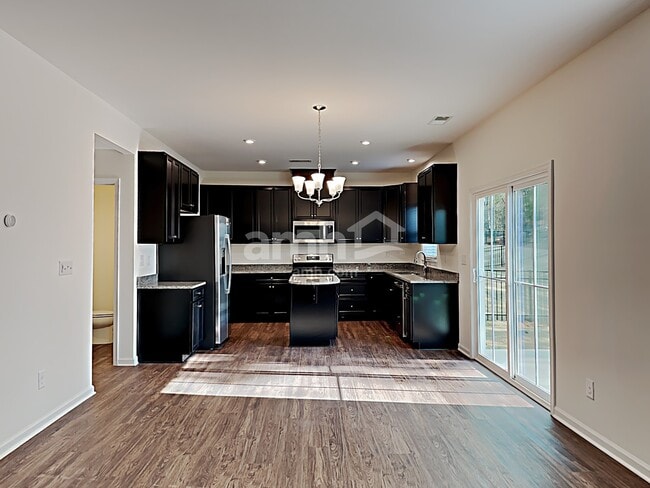 Foto del edificio - 5018 Twin River Drive