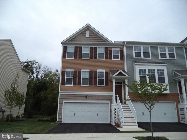 Building Photo - 108 Admiral Ln