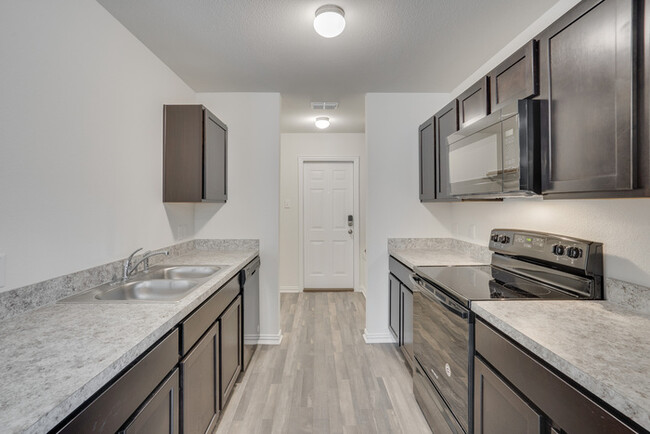 Building Photo - Brand new home