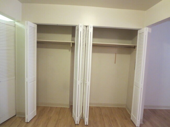 Foto del edificio - 6350 Forward Ave