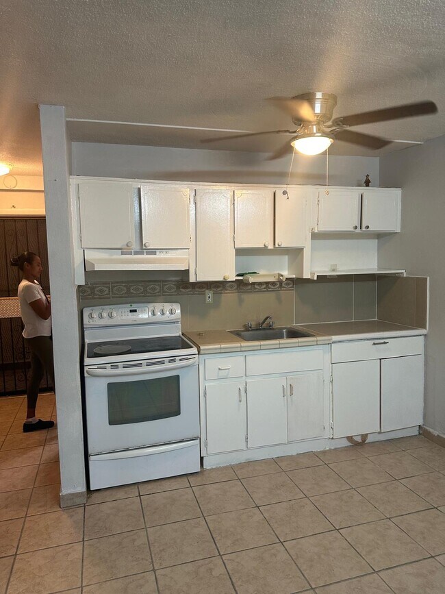Foto del edificio - 677 SW 9th Ave