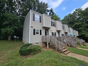 Building Photo - 3925 Keswick Pl