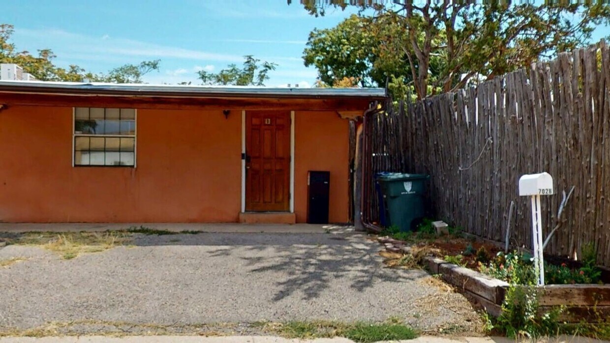 Foto principal - 702 Columbia St