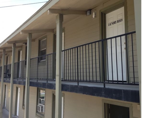 Instalación de lavandería - Metairie Heights Apartments