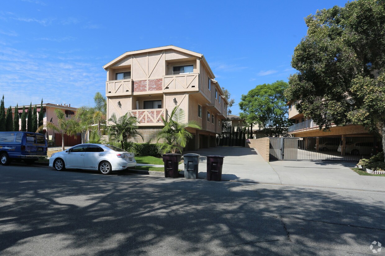 Building Photo - 1011 San Rafael Ave