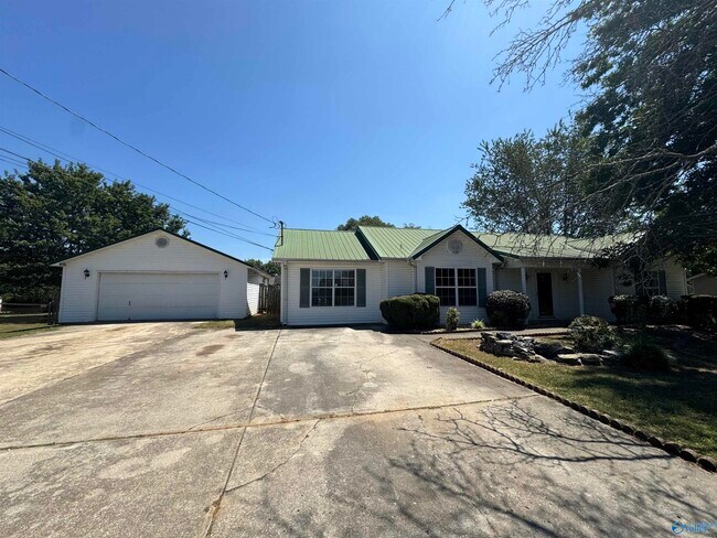 Foto del edificio - 12826 Dickens Ln