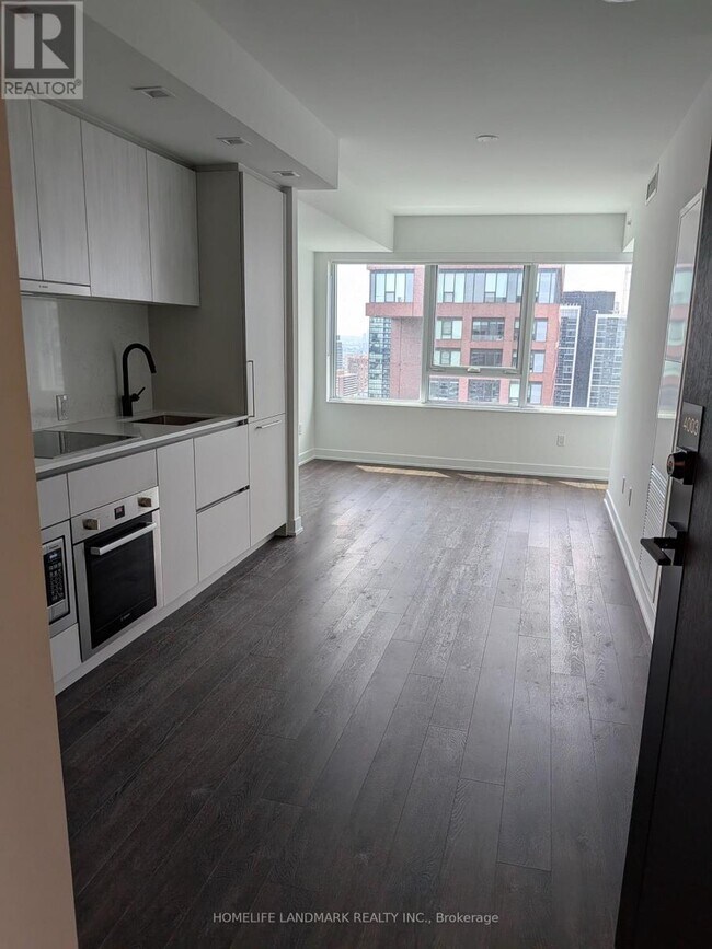 Building Photo - 609 Sherbourne St