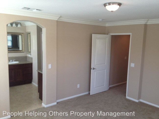 Building Photo - 1605 Phoenix Ct