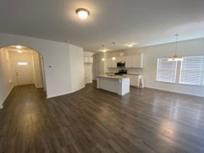 Building Photo - Pleasant Springs