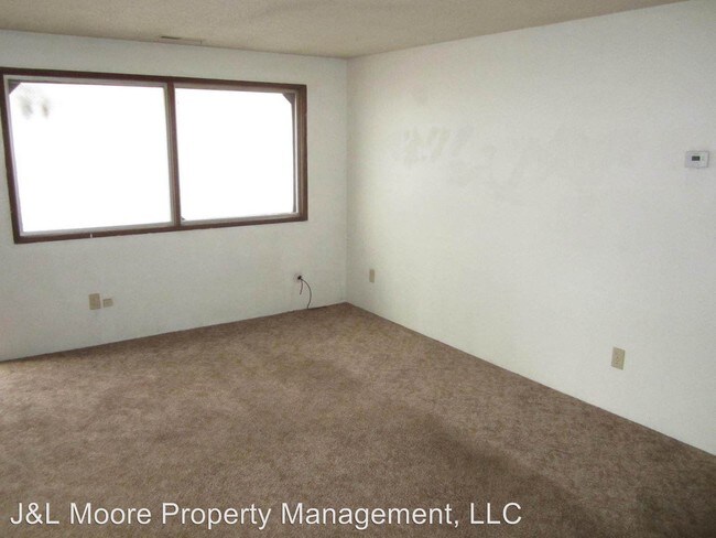 Building Photo - 519 S Holly St