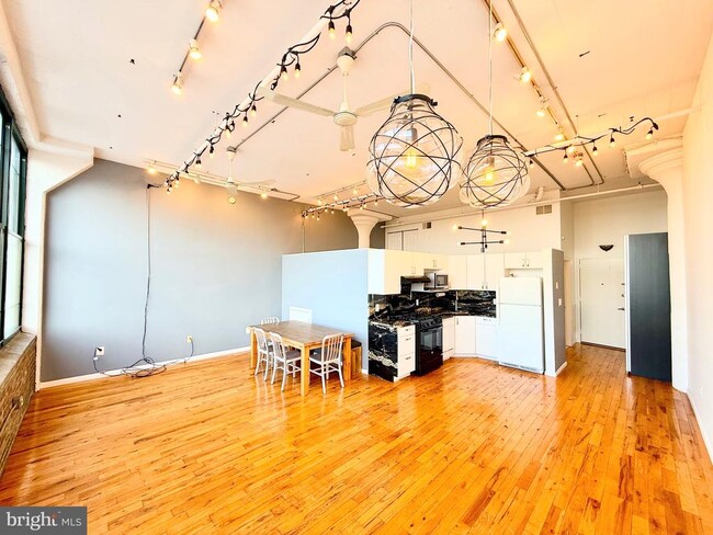 Building Photo - 314 N 12th St