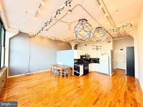 Building Photo - 314 N 12th St