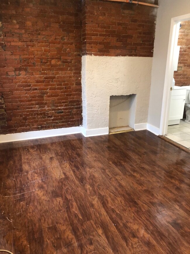 Building Photo - 203 DeKalb St