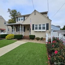 Building Photo - 229 Harris Ave