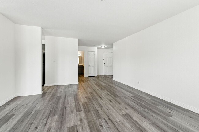 Foto del edificio - SW!! 2 Bedroom Condo!! 1st Floor!! Newly r...