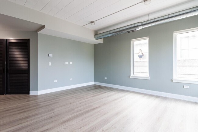 Foto del edificio - 941 W Belmont Ave