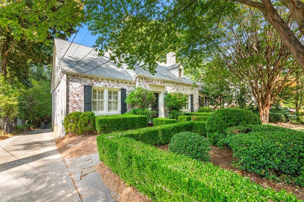 Foto principal - 3106 Peachtree Dr NE