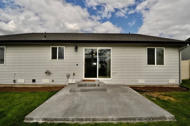 Building Photo - 3 bed 2 bath Rancher near Post Falls High School