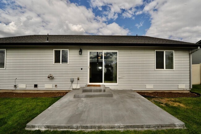 Foto del edificio - 3 bed 2 bath Rancher near Post Falls High School